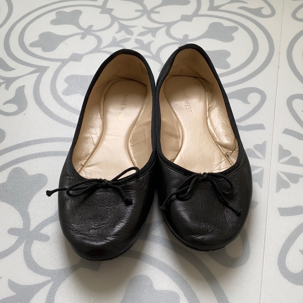 Black ballet flats